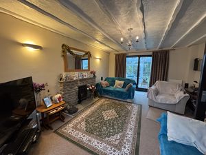 LOUNGE- click for photo gallery